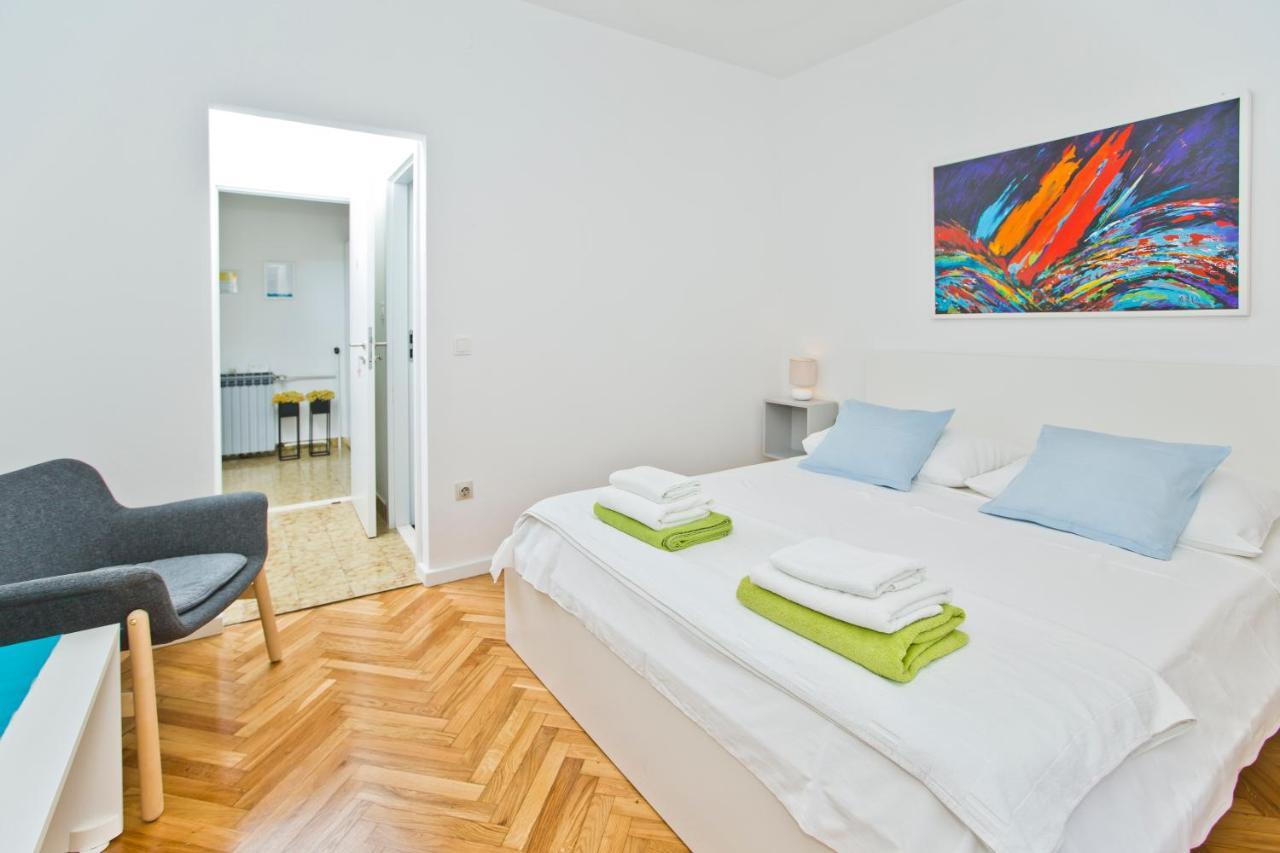 Villa Tota Glamur 耶尔萨 外观 照片